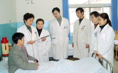 以解除病人痛苦为己任--记肿瘤医院化疗三病区主任蔡美华
